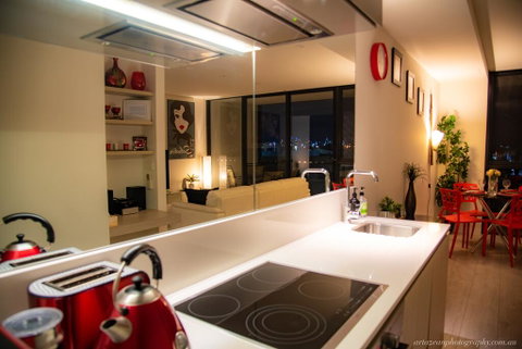 Modern, Clean, Luxury At The Right Price..... - Goulburn Accommodation 1