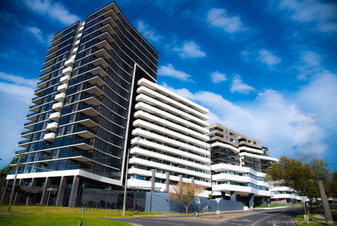 Modern, Clean, Luxury At The Right Price..... - Goulburn Accommodation 0
