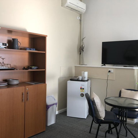 Motel Rooms At Morisset Serviced Apartments - Goulburn Accommodation 3