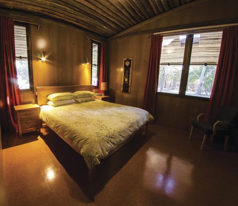 Myer House - Goulburn Accommodation 2