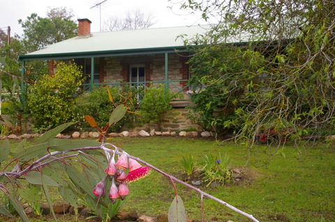 Naimanya Cottage - Goulburn Accommodation 2
