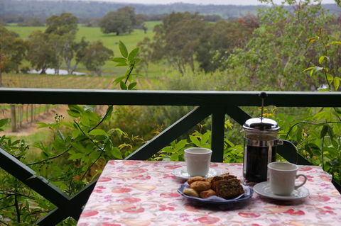 Naimanya Cottage - Goulburn Accommodation 1