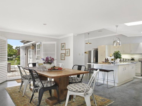 Nattai Lodge - House & Cottage In Beautiful Garden - Goulburn Accommodation 1