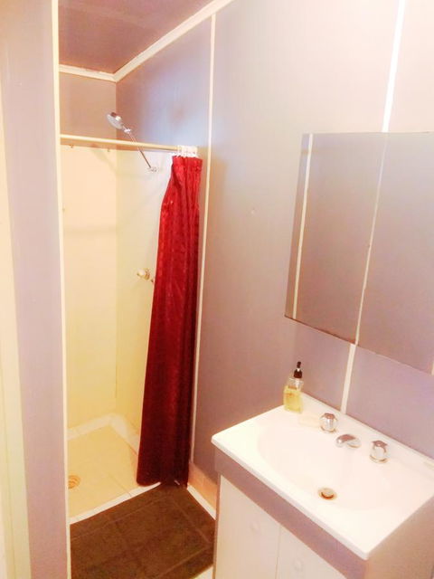 Forrest St Apartments - Goulburn Accommodation 5