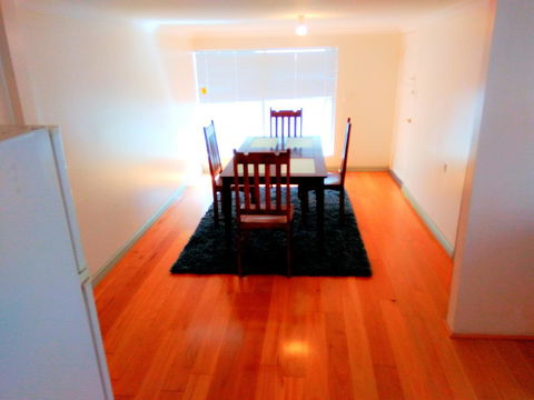 Forrest St Apartments - Goulburn Accommodation 16