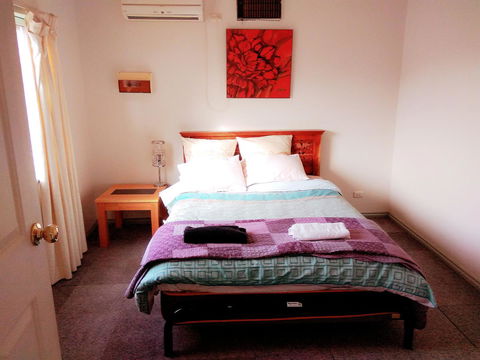 Forrest St Apartments - Goulburn Accommodation 4