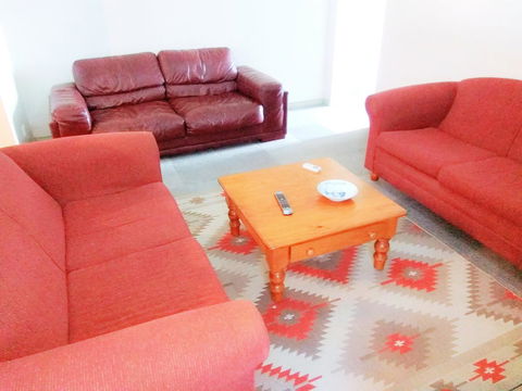 Forrest St Apartments - Goulburn Accommodation 13