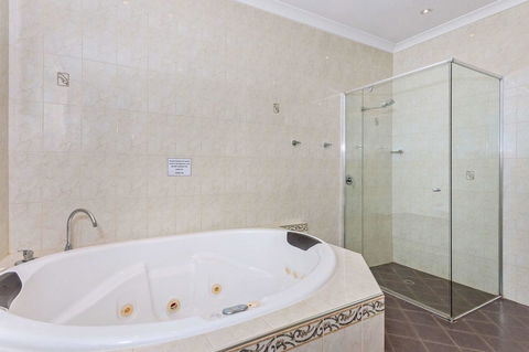 Quality Hotel Bayswater - Goulburn Accommodation 20