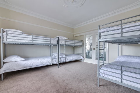 Serpentine Rose - Goulburn Accommodation 10