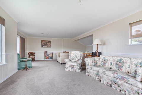 Serpentine Rose - Goulburn Accommodation 9