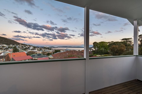 Serpentine Rose - Goulburn Accommodation 17