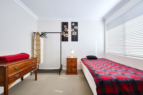 Fremantle Townhouse U/5 - Goulburn Accommodation 9