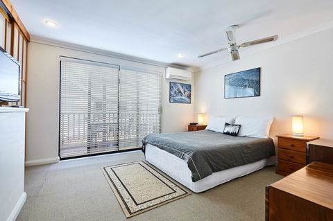 Fremantle Townhouse U/5 - Goulburn Accommodation 8