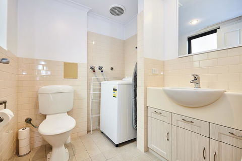 Fremantle Townhouse U/5 - Goulburn Accommodation 7