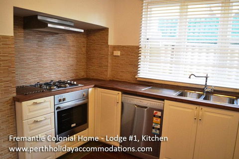 Fremantle Colonial Home - Goulburn Accommodation 41