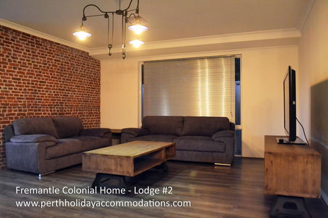 Fremantle Colonial Home - Goulburn Accommodation 5