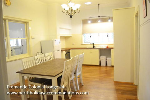 Fremantle Colonial Home - Goulburn Accommodation 28