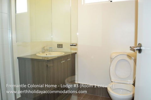 Fremantle Colonial Home - Goulburn Accommodation 16