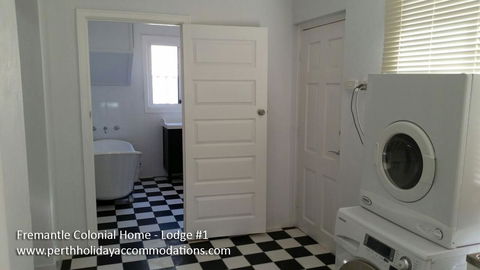 Fremantle Colonial Home - Goulburn Accommodation 32