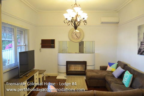 Fremantle Colonial Home - Goulburn Accommodation 27