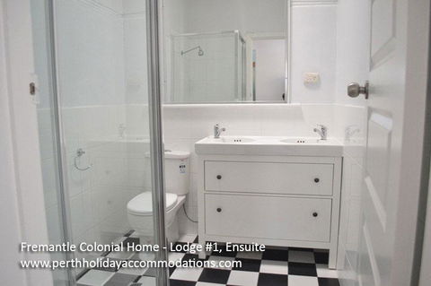 Fremantle Colonial Home - Goulburn Accommodation 42