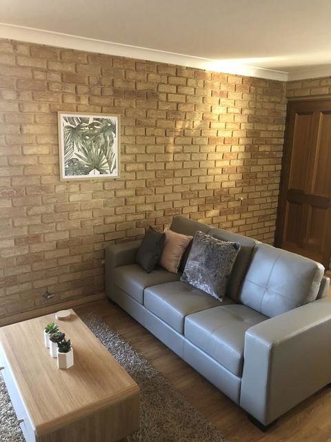 Dampier House Mullaloo-Perth - Goulburn Accommodation 12