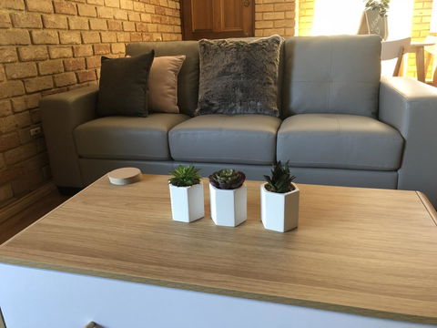 Dampier House Mullaloo-Perth - Goulburn Accommodation 9