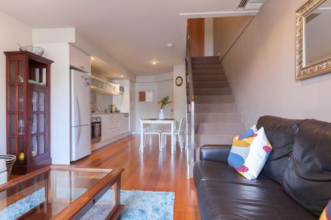 Cloisters - Goulburn Accommodation 8