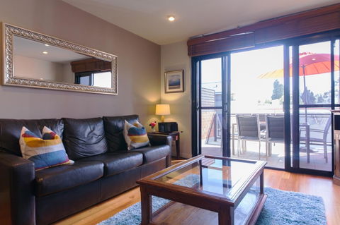 Cloisters - Goulburn Accommodation 4