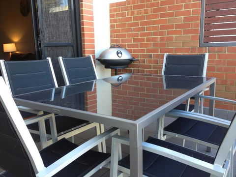 Cloisters - Goulburn Accommodation 7