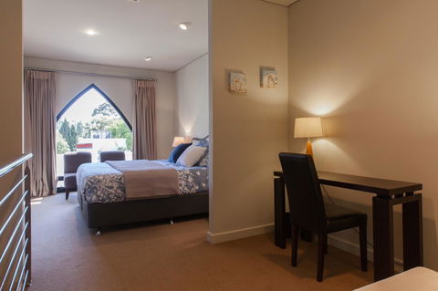 Cloisters - Goulburn Accommodation 12