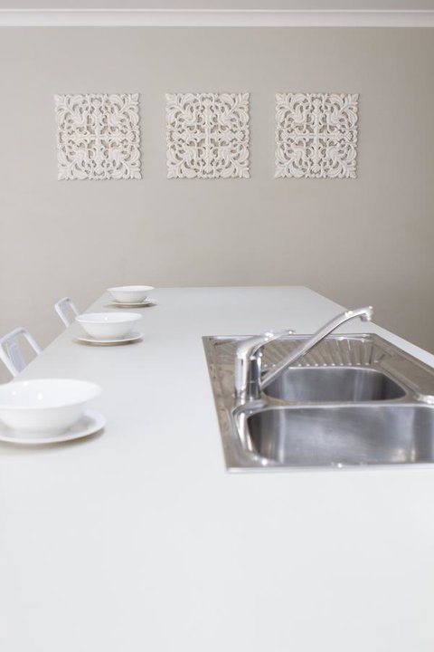 The Beach House - Goulburn Accommodation 12