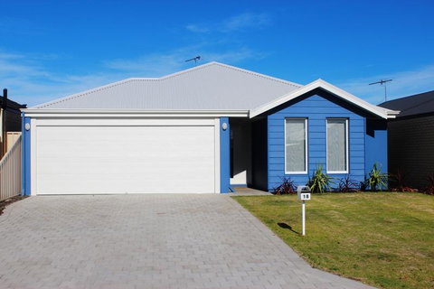 The Beach House - Goulburn Accommodation 0