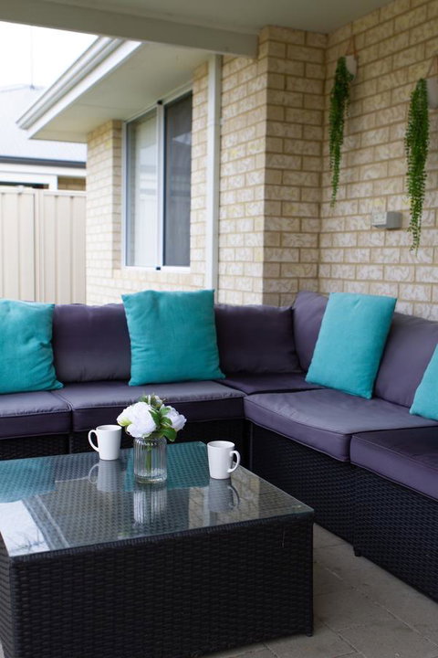 The Beach House - Goulburn Accommodation 17