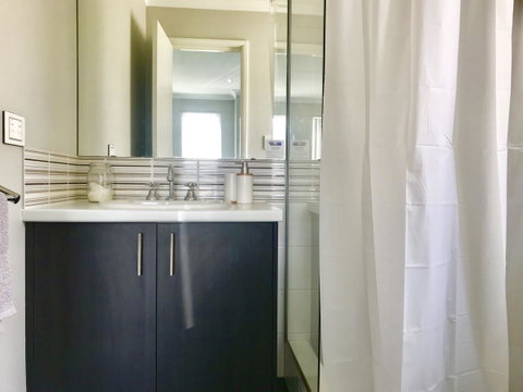 The Beach House - Goulburn Accommodation 19