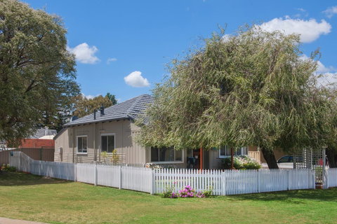 Sea La Vie - Goulburn Accommodation 1