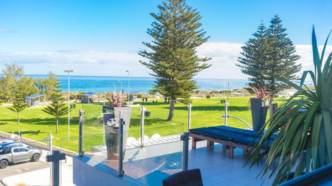 Mullaloo Beach Hotels & Apartments - Goulburn Accommodation 6