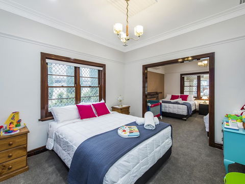 Luxury Federation Style Home - Sleeps 10 - Goulburn Accommodation 8