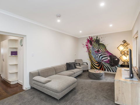 Luxury Federation Style Home - Sleeps 10 - Goulburn Accommodation 1