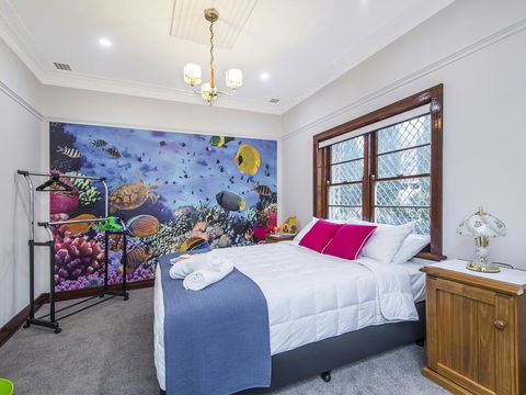 Luxury Federation Style Home - Sleeps 10 - Goulburn Accommodation 10