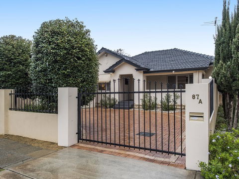 Luxury Federation Style Home - Sleeps 10 - Goulburn Accommodation 17