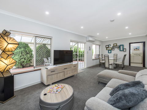 Luxury Federation Style Home - Sleeps 10 - Goulburn Accommodation 3