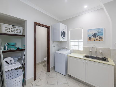 Luxury Federation Style Home - Sleeps 10 - Goulburn Accommodation 16