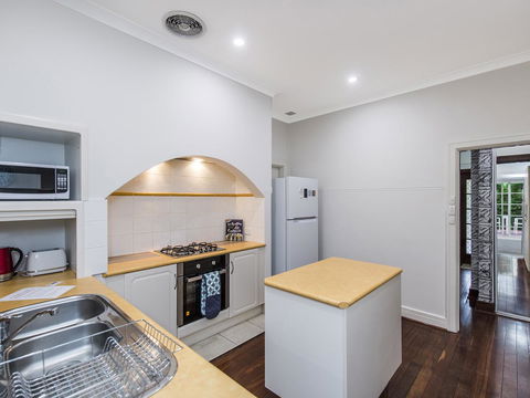Luxury Federation Style Home - Sleeps 10 - Goulburn Accommodation 4