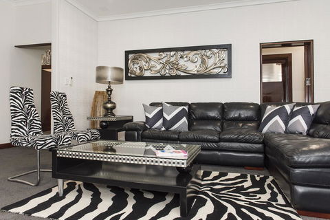 Big House Heated Pool 11 Beds Como / South Perth / Applecross - Goulburn Accommodation 7
