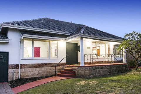 Big House Heated Pool 11 Beds Como / South Perth / Applecross - Goulburn Accommodation 5