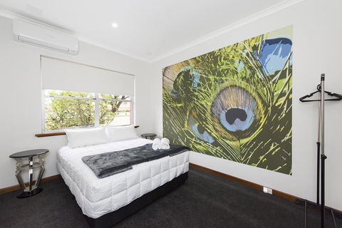 Big House Heated Pool 11 Beds Como / South Perth / Applecross - Goulburn Accommodation 16