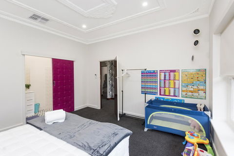 Big House Heated Pool 11 Beds Como / South Perth / Applecross - Goulburn Accommodation 15