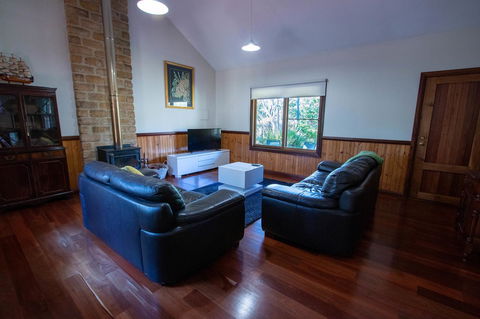 Denmark Forest Retreat - Goulburn Accommodation 38