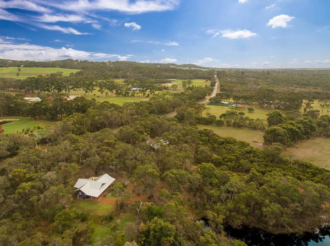 Denmark Forest Retreat - Goulburn Accommodation 4